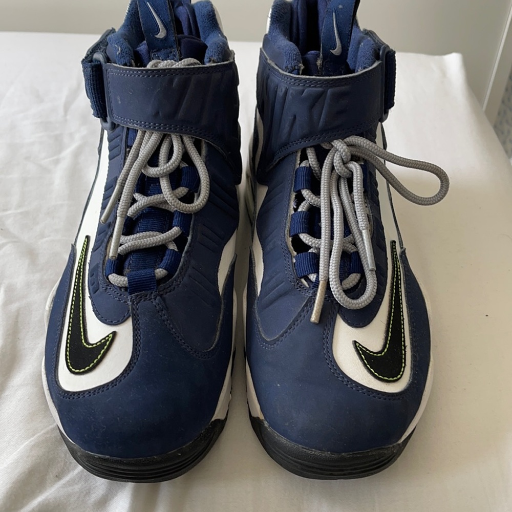 Nike unisex kids shoes